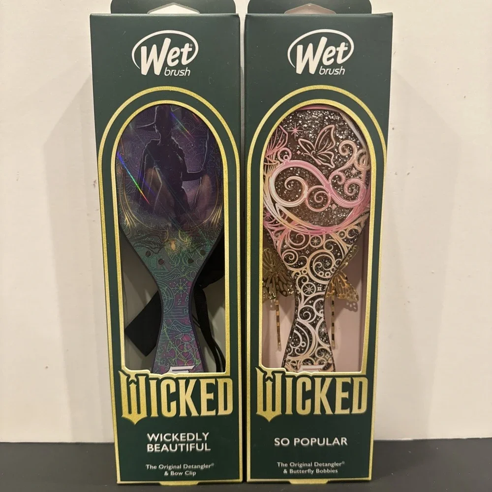 Lot Of 6 Wet Hair Brush Elphaba Glinda Wicked Headband & Salon Clips‎